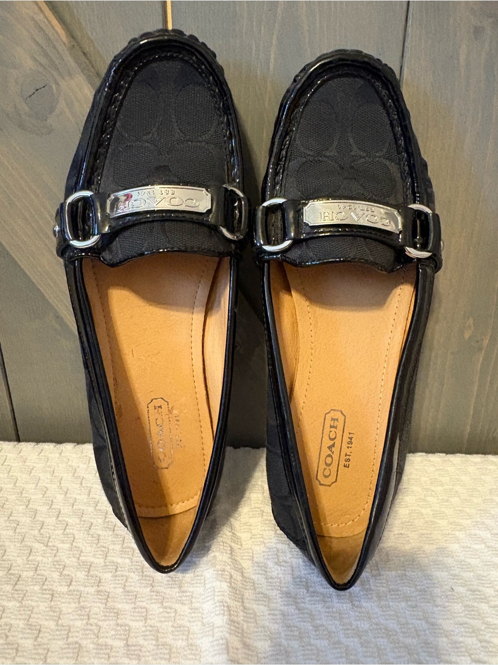 Coach Women’s Black Signature Loafers Size 6 Only worn once
